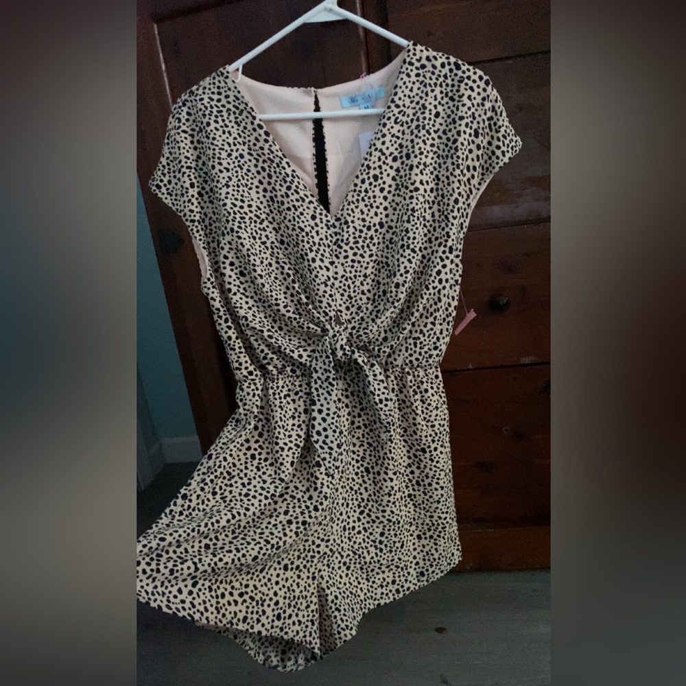 She + Sky Casual Romper, Size: Medium, color: Leopard Print
